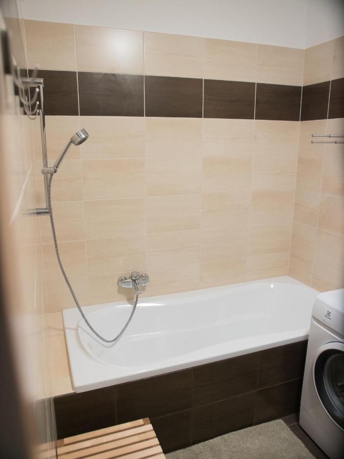 Lelle Resort B20 Balatonlelle Εξωτερικό φωτογραφία